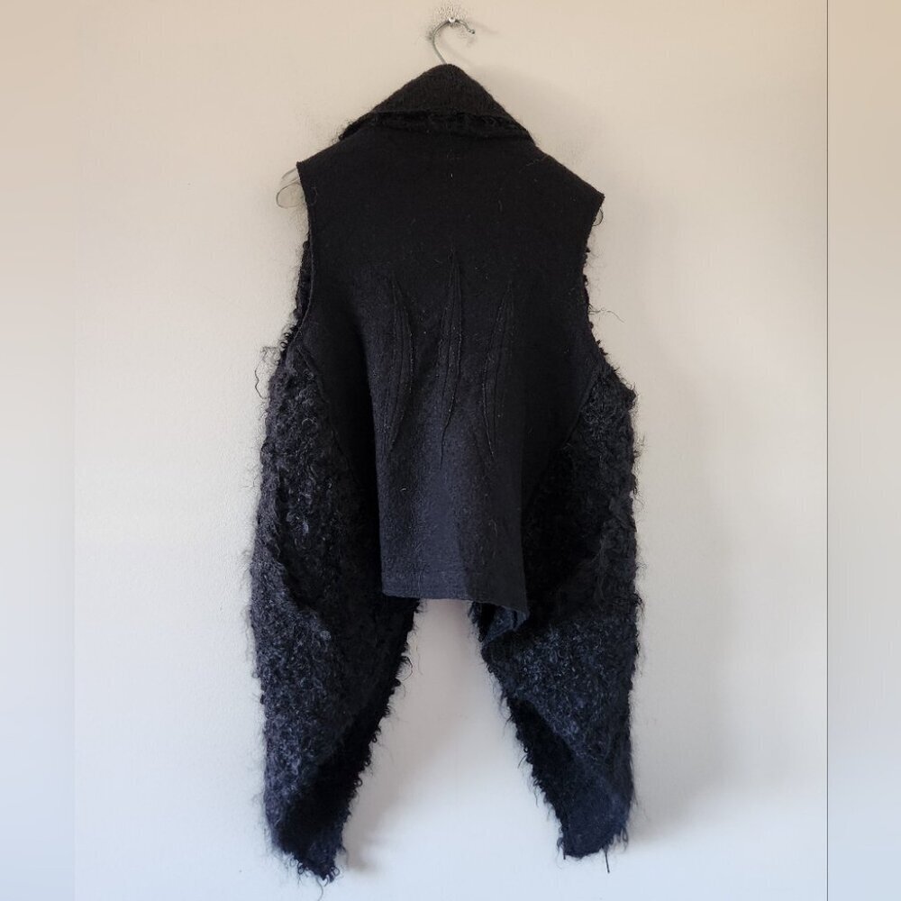 ANTHRO | SLEEPING ON SNOW Tavan Black Vest Cardigan Sweater Fuzzy Shag Sz Medium - Picture 5 of 9